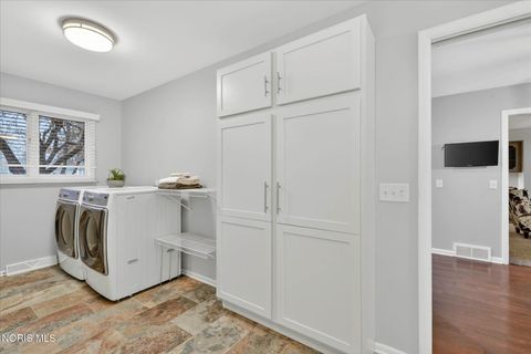 Tiny photo for 4608 Breckenridge Drive, Toledo, OH 43623 (MLS # 10004831)