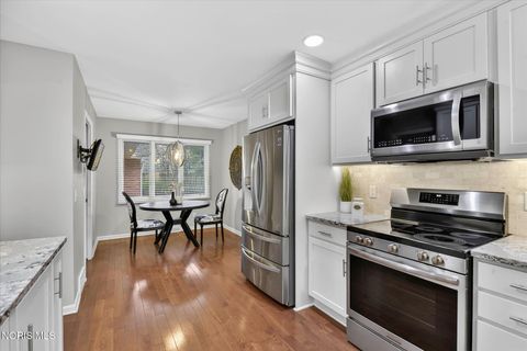 Tiny photo for 4608 Breckenridge Drive, Toledo, OH 43623 (MLS # 10004831)