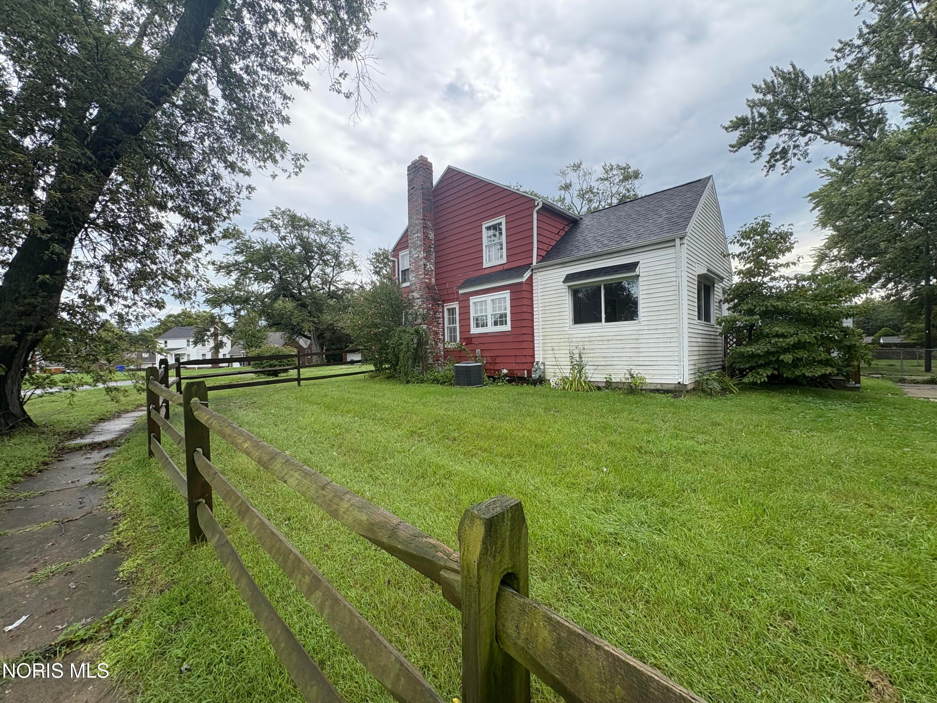 1027 Secor Road