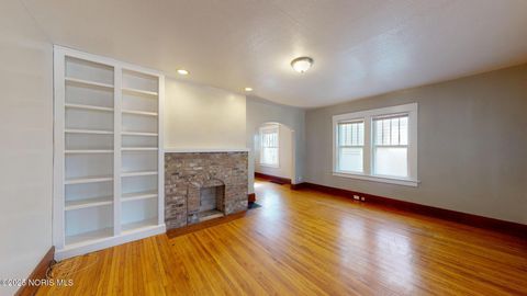 Tiny photo for 819 Geneva Avenue, Toledo, OH 43609 (MLS # 10005233)