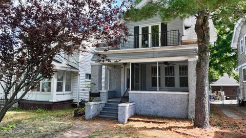 Tiny photo for 819 Geneva Avenue, Toledo, OH 43609 (MLS # 10005233)