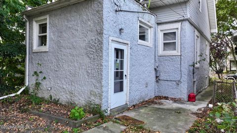 Tiny photo for 819 Geneva Avenue, Toledo, OH 43609 (MLS # 10005233)