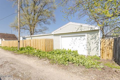 Tiny photo for 3940 Canada Southern Avenue, Toledo, OH 43612 (MLS # 10006772)