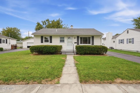 Photo of 308 Clifton Avenue, Findlay, OH 45840 (MLS # 10013703)