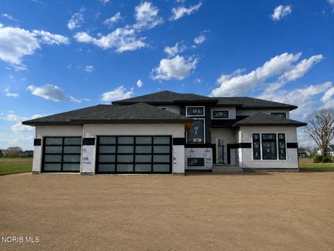 Photo of 126 Wellington Place, Perrysburg, OH 43551 (MLS # 10002907)