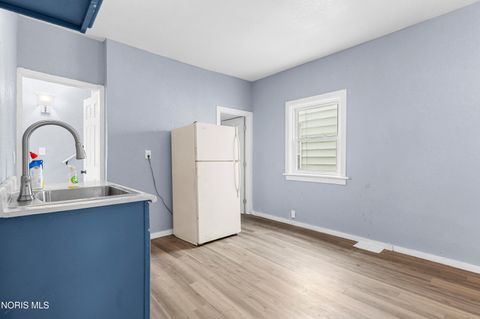 Tiny photo for 2368 Hollywood Avenue, Toledo, OH 43620 (MLS # 10005304)