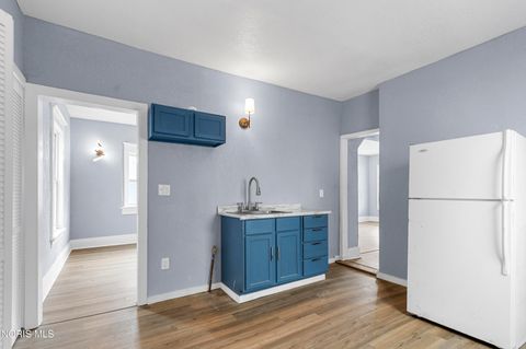 Tiny photo for 2368 Hollywood Avenue, Toledo, OH 43620 (MLS # 10005304)