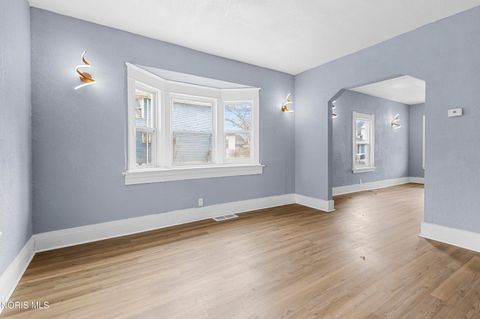 Tiny photo for 2368 Hollywood Avenue, Toledo, OH 43620 (MLS # 10005304)