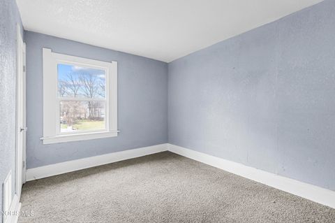 Tiny photo for 2368 Hollywood Avenue, Toledo, OH 43620 (MLS # 10005304)