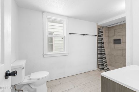 Tiny photo for 2368 Hollywood Avenue, Toledo, OH 43620 (MLS # 10005304)