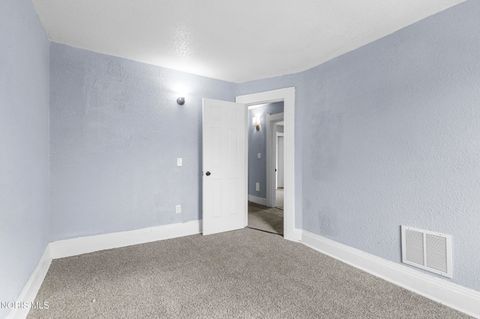 Tiny photo for 2368 Hollywood Avenue, Toledo, OH 43620 (MLS # 10005304)