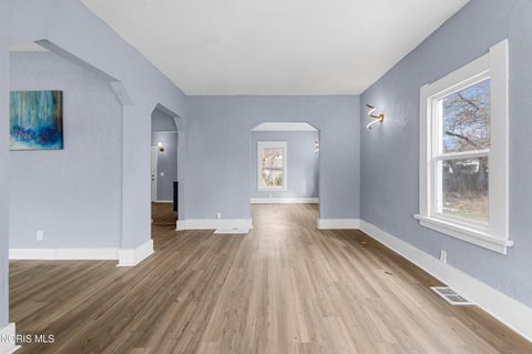 Tiny photo for 2368 Hollywood Avenue, Toledo, OH 43620 (MLS # 10005304)