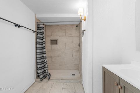 Tiny photo for 2368 Hollywood Avenue, Toledo, OH 43620 (MLS # 10005304)