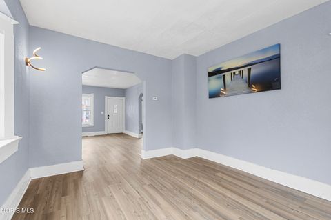 Tiny photo for 2368 Hollywood Avenue, Toledo, OH 43620 (MLS # 10005304)