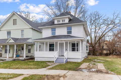 Tiny photo for 2368 Hollywood Avenue, Toledo, OH 43620 (MLS # 10005304)