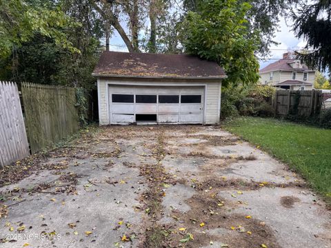 Tiny photo for 2369 Lawrence Avenue, Toledo, OH 43620 (MLS # 10000457)