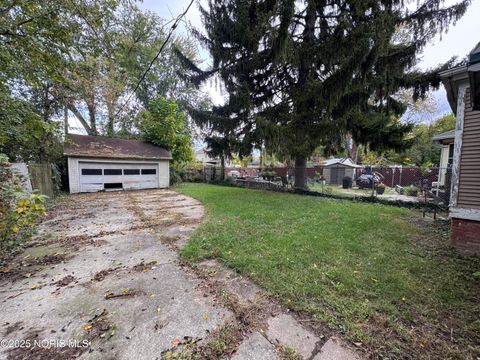 Tiny photo for 2369 Lawrence Avenue, Toledo, OH 43620 (MLS # 10000457)