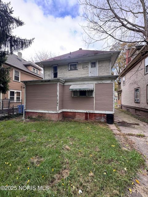 Tiny photo for 2369 Lawrence Avenue, Toledo, OH 43620 (MLS # 10000457)