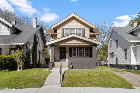 Photo of 1917 Calumet Avenue, Toledo, OH 43607 (MLS # 10007318)
