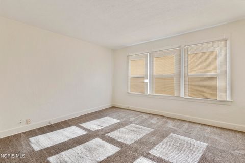 Tiny photo for 1917 Calumet Avenue, Toledo, OH 43607 (MLS # 10007318)