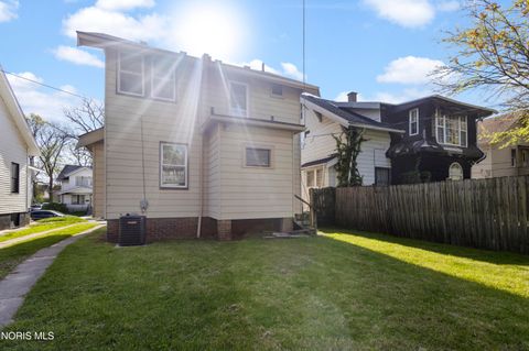 Tiny photo for 1917 Calumet Avenue, Toledo, OH 43607 (MLS # 10007318)