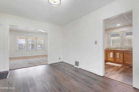 Tiny photo for 1917 Calumet Avenue, Toledo, OH 43607 (MLS # 10007318)