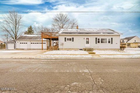 Photo of 1401 Logan Avenue, Findlay, OH 45840 (MLS # 10004405)