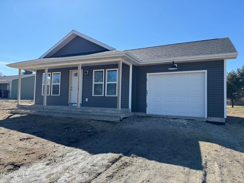 Photo of 404 Clear Fork Drive, Pioneer, OH 43554 (MLS # 10005124)