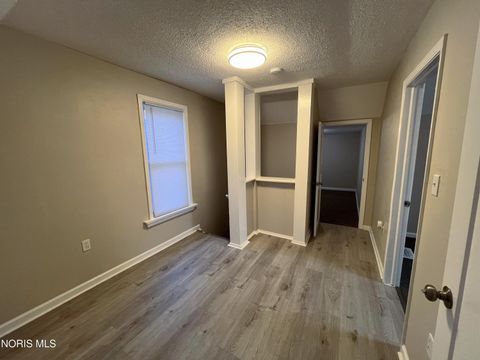 Tiny photo for 1122 Vinal Street, Toledo, OH 43605 (MLS # 10003368)