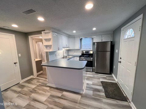 Tiny photo for 1122 Vinal Street, Toledo, OH 43605 (MLS # 10003368)