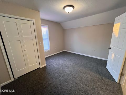 Tiny photo for 1122 Vinal Street, Toledo, OH 43605 (MLS # 10003368)