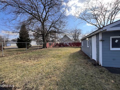 Tiny photo for 1122 Vinal Street, Toledo, OH 43605 (MLS # 10003368)