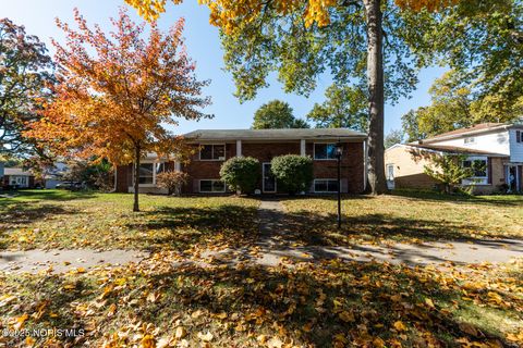 Tiny photo for 6033 Everwood Road, Toledo, OH 43613 (MLS # 10000924)