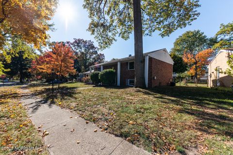 Tiny photo for 6033 Everwood Road, Toledo, OH 43613 (MLS # 10000924)