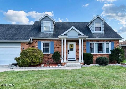 Photo of 6727 Sue Lane, Maumee, OH 43537 (MLS # 10007787)