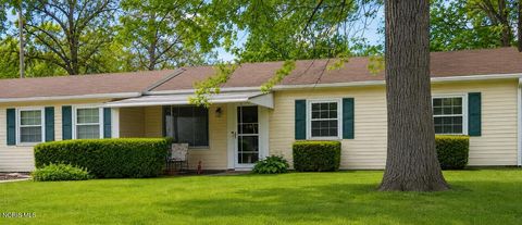 Photo of 102 Friars Lane, Toledo, OH 43615 (MLS # 10008049)