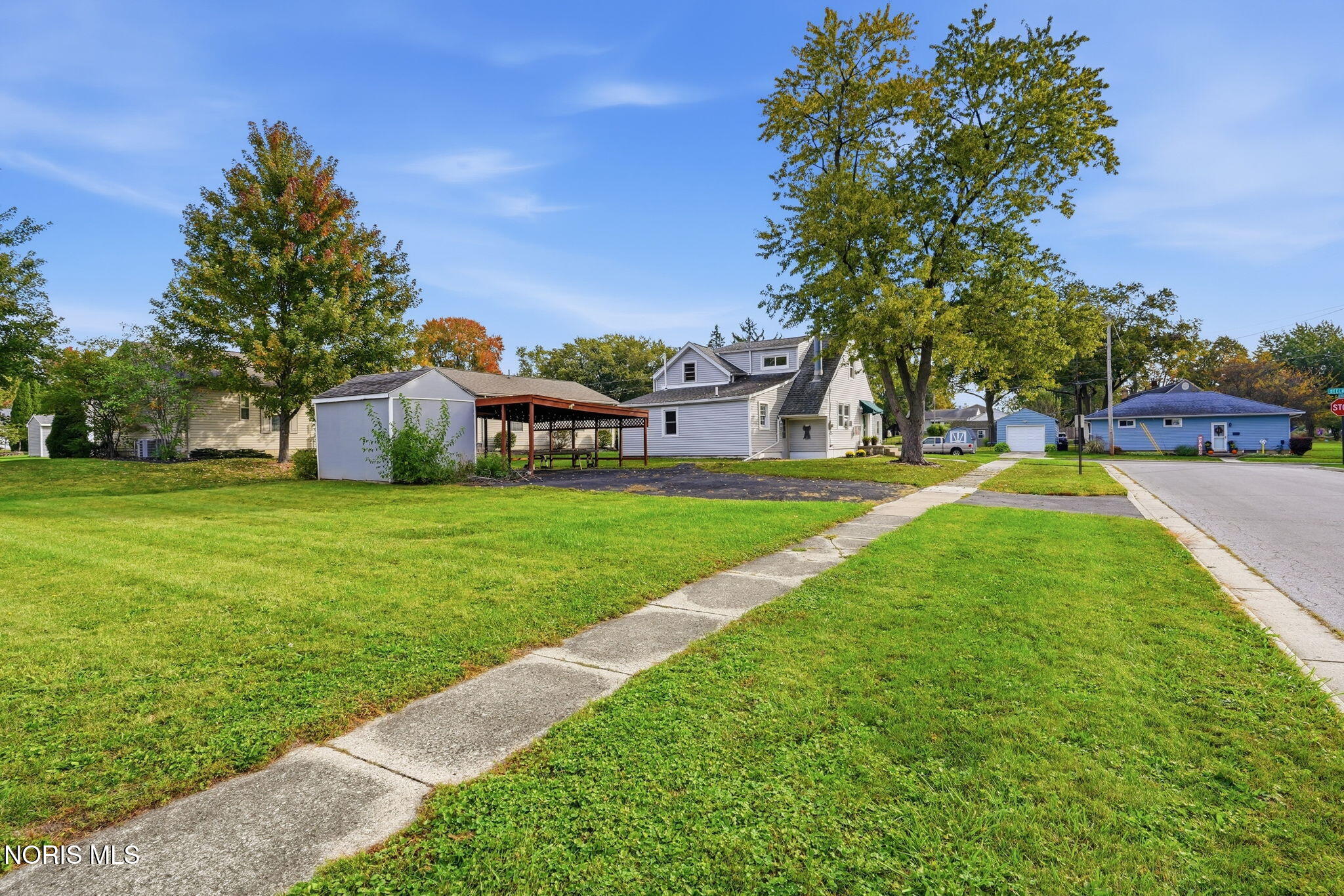 2400 Hollybrook Drive