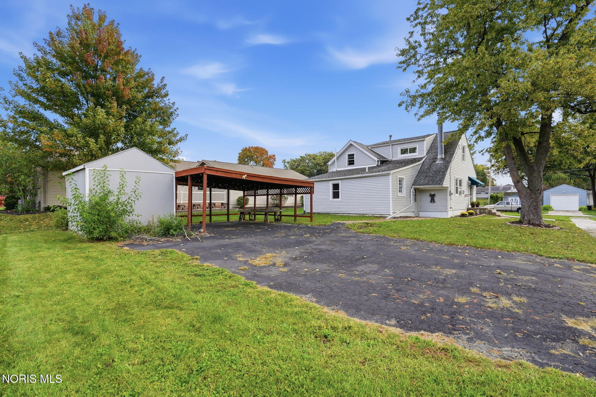 2400 Hollybrook Drive
