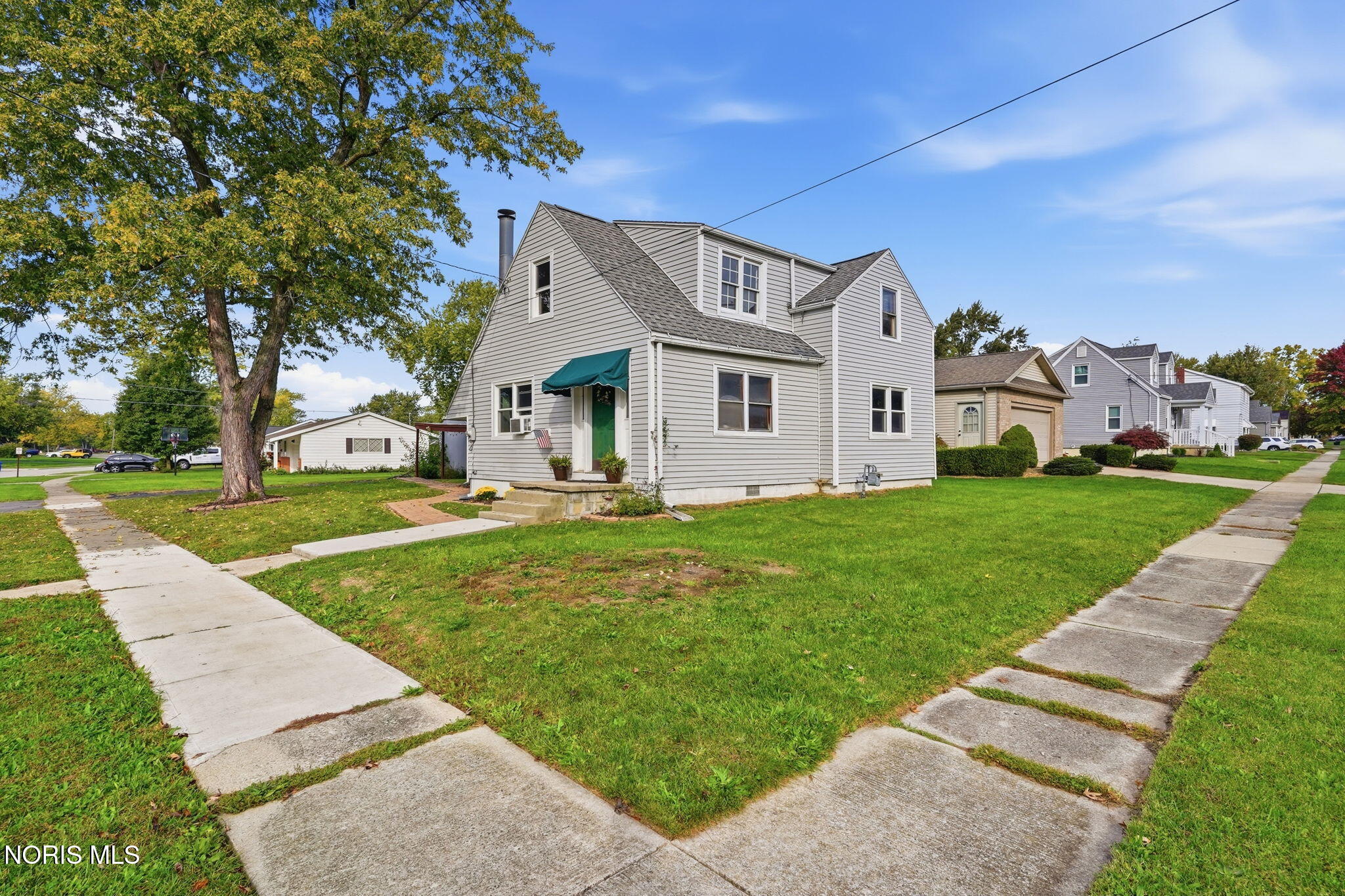 2400 Hollybrook Drive