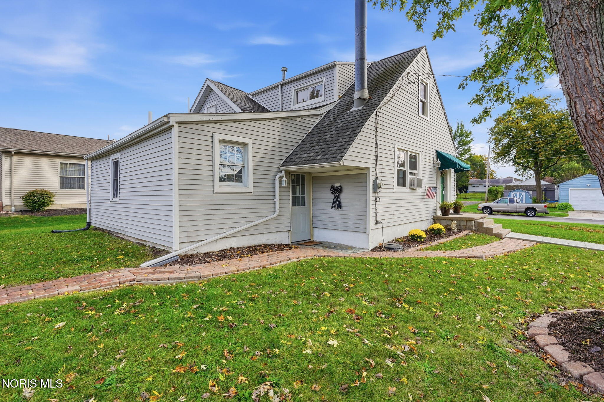 2400 Hollybrook Drive