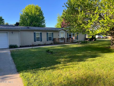 Photo of 3203 Circle Drive, Delta, OH 43515 (MLS # 10006635)