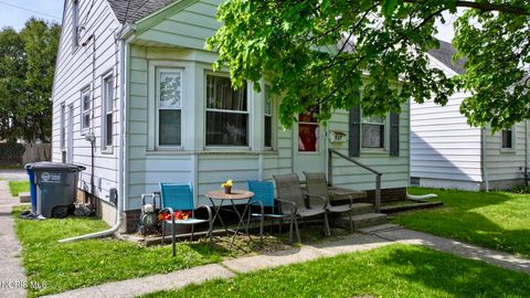 Tiny photo for 917 Eleanor Avenue, Toledo, OH 43612 (MLS # 10007056)