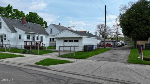 Tiny photo for 917 Eleanor Avenue, Toledo, OH 43612 (MLS # 10007056)