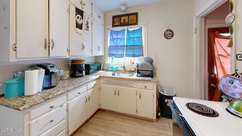 Tiny photo for 917 Eleanor Avenue, Toledo, OH 43612 (MLS # 10007056)