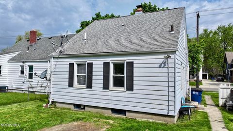 Tiny photo for 917 Eleanor Avenue, Toledo, OH 43612 (MLS # 10007056)