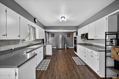 Tiny photo for 915 Carol Road, Bowling Green, OH 43402 (MLS # 10005244)