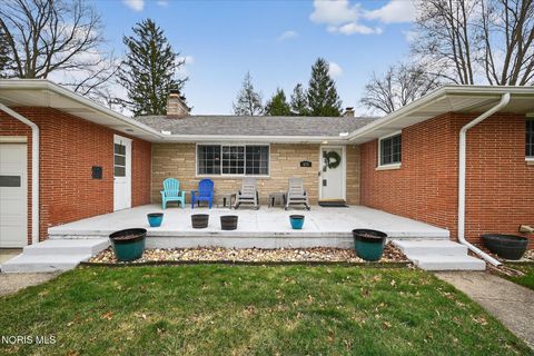 Tiny photo for 915 Carol Road, Bowling Green, OH 43402 (MLS # 10005244)