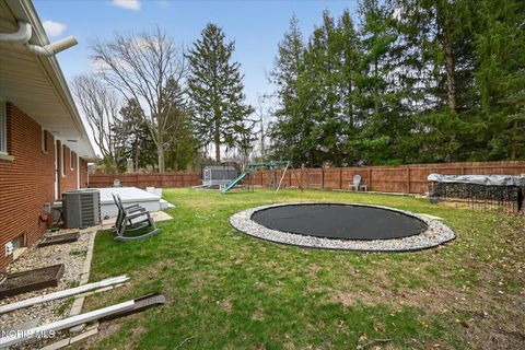 Tiny photo for 915 Carol Road, Bowling Green, OH 43402 (MLS # 10005244)