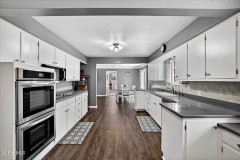 Tiny photo for 915 Carol Road, Bowling Green, OH 43402 (MLS # 10005244)