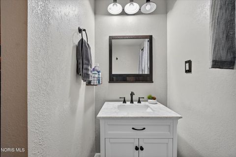 Tiny photo for 915 Carol Road, Bowling Green, OH 43402 (MLS # 10005244)